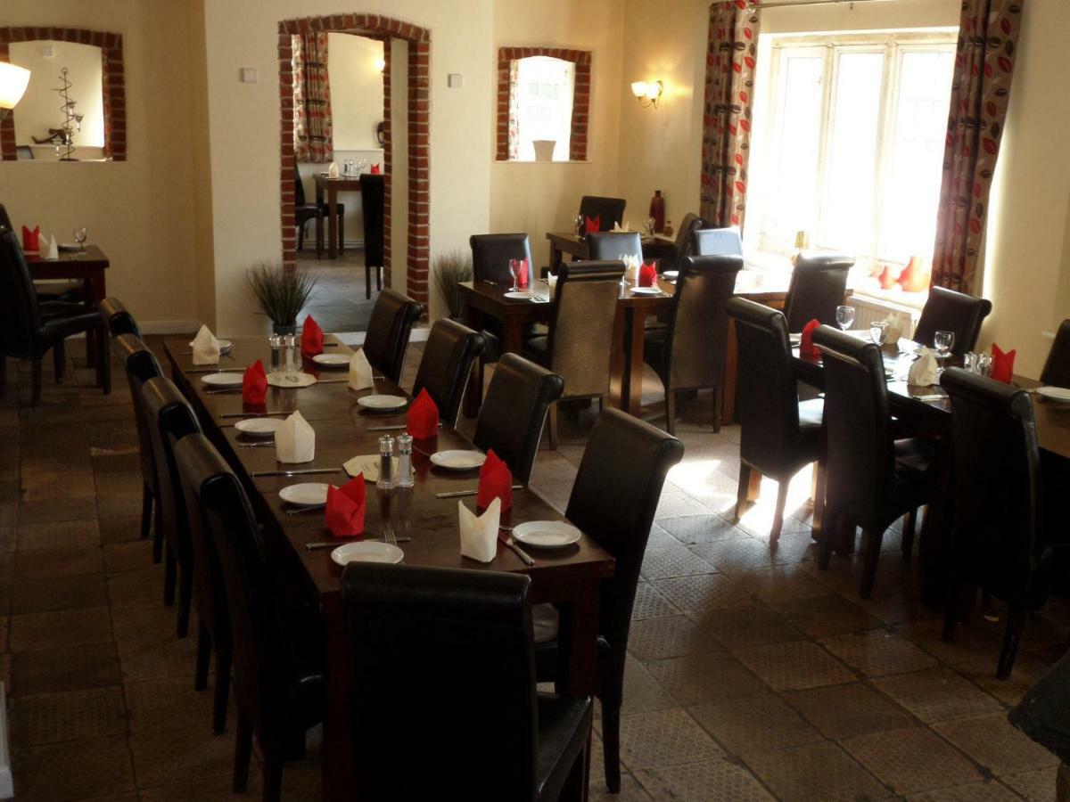 The Poachers Inn Dorchester Exteriör bild